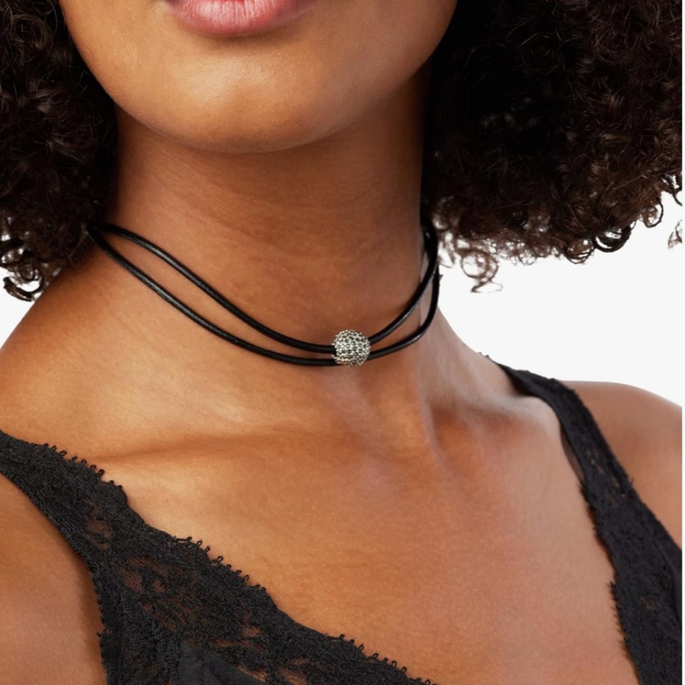EUC Silver Tone Black Leather Crystal Choker Necklace
